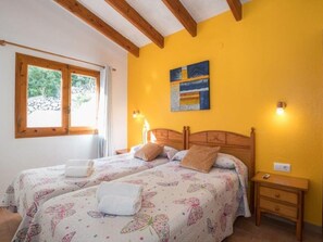 3 chambres, fer et planche à repasser, Wi-Fi gratuit, draps fournis
