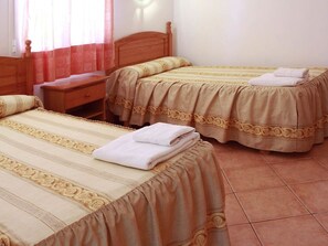 3 chambres, fer et planche Ă repasser, Wi-Fi gratuit, draps fournis