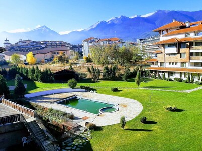 Top Location 100m from Gandola lift 1bed apartment