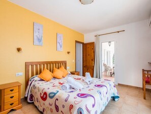 5 chambres, fer et planche à repasser, Wi-Fi gratuit, draps fournis