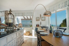 Dining - Villa Teranga - PlusHolidays (Calpe)