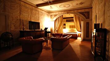 Suite | Living area