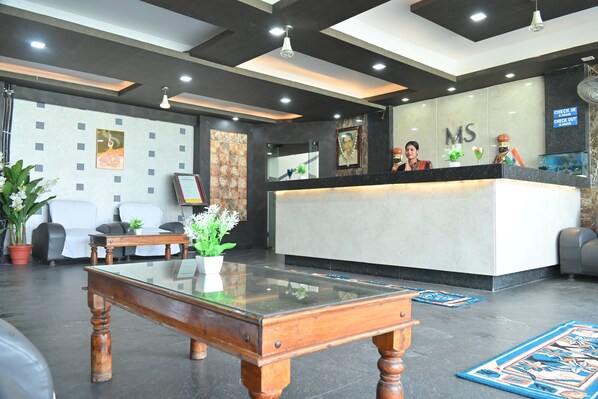 Lobby - Hotel Mahabir Sheraton (Puri)