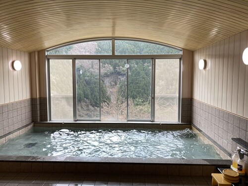 Riverside Hostel B&B – Hostel