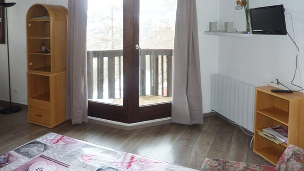 Interior - Cozy studio for 4 with ski-in/ski-out access (Les Orres)