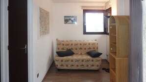 Living area - Cozy studio for 4 with ski-in/ski-out access (Les Orres)