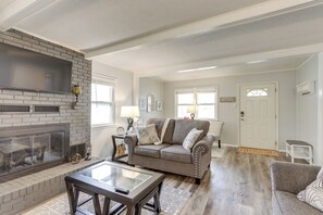 TV, fireplace - Walkable & Updated Nevada Home: Family Friendly! (Nevada)