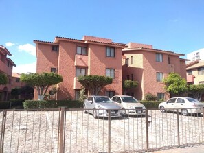 Exterior - Departamento Ubicación, Cómodo, Estacionamiento (Santiago de Querétaro)