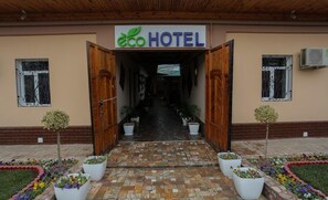 Property entrance - Eco Hotel (Tashkent)