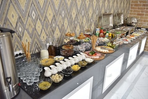 Free daily buffet breakfast