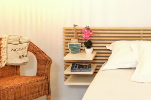 4 chambres, bureau, système d’insonorisation, fer et planche à repasser