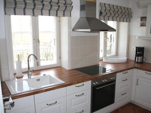 Kühlschrank, Mikrowelle, Ofen, Geschirrspüler