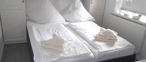 2 Schlafzimmer, Reisekinderbett, WLAN, Bettwäsche