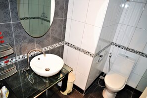 Douche, serviettes fournies