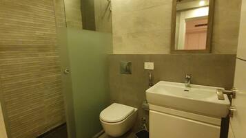 Dusche, Handtücher, Seife, Shampoo