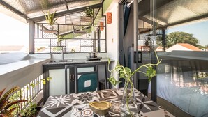 Outdoor dining - HOI AN HEART  LODGE - STUDIO ROOM + BALCONY + SWIMMING POOL (Hội An)