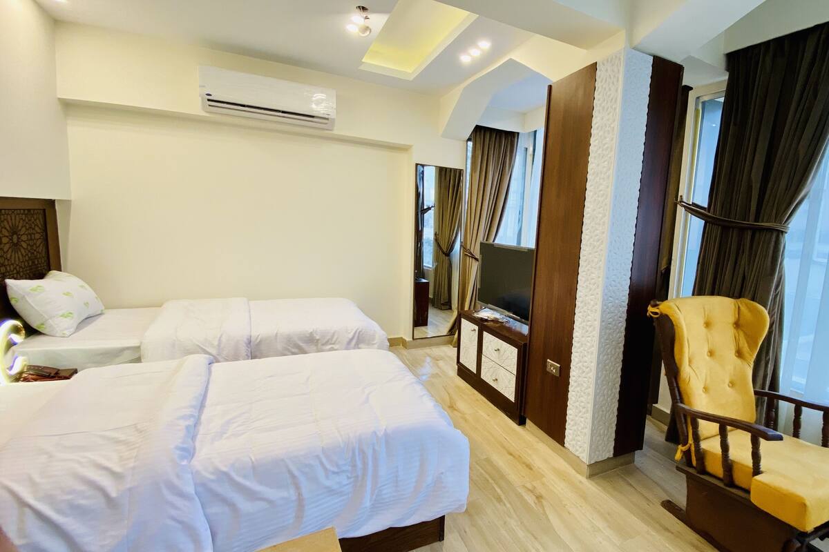 Deluxe Double Room, Ensuite, City View