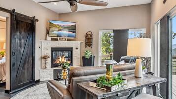 House, 1 Bedroom | Living area