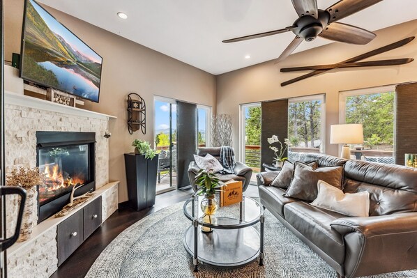 House, 1 Bedroom | Living area | 30-inch Smart TV with cable channels, TV - Treehouse 1br With Hot Tub 1 Bedroom Home by RedAwning (Black Hawk)