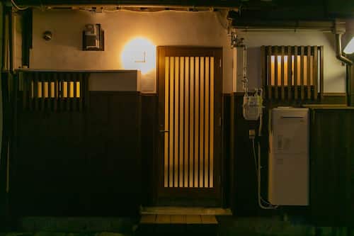 House 8 Guests Room, GN-1 | 2 bedrooms, desk, laptop workspace, blackout curtains