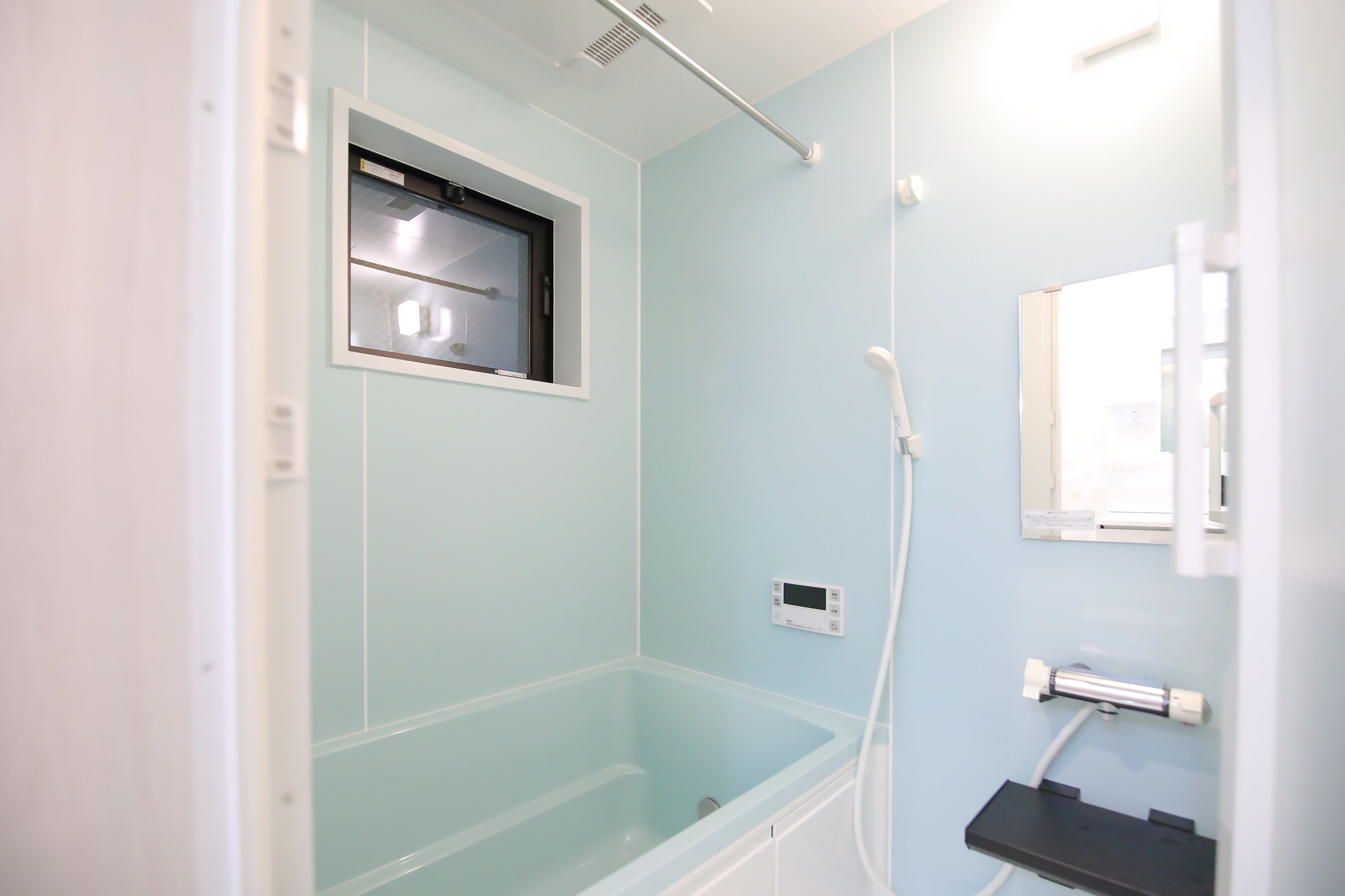 Standardzimmer (6 Guests, CK-1) | Badezimmer | Badewanne und Dusche (separat), kostenlose Toilettenartikel