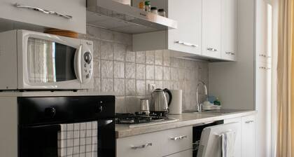 Large Three-room Apartment in a Strategic Position