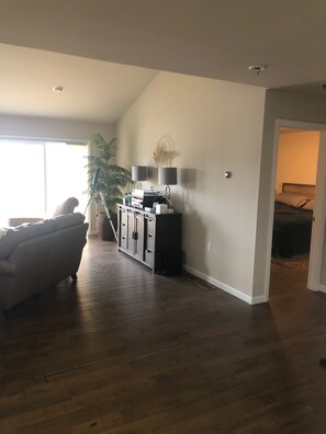 4 bedrooms, WiFi, bed sheets