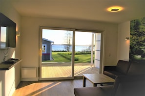Smart TV - Vacation home H (77 m²) with lake view for up to 4 people (Klein Wittensee)