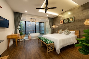 Premium bedding, pillow-top beds, free minibar, in-room safe - Paddy Boutique House Hoian (Da Nang)