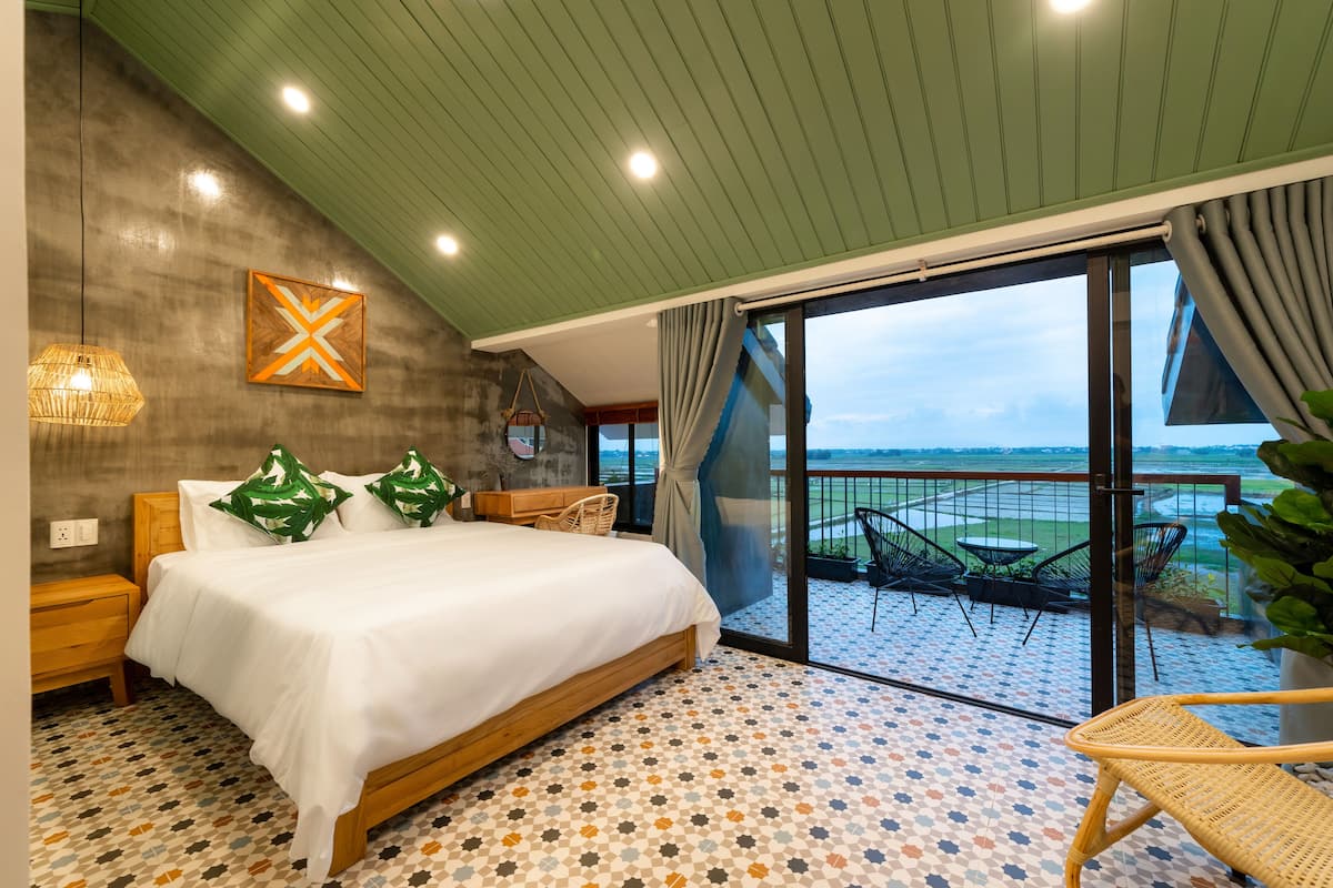 Habitación panorámica doble | Ropa de cama de alta calidad y colchones con acolchado adicional