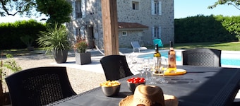 NEW: Beautiful stone house with fireplace and swimming pool