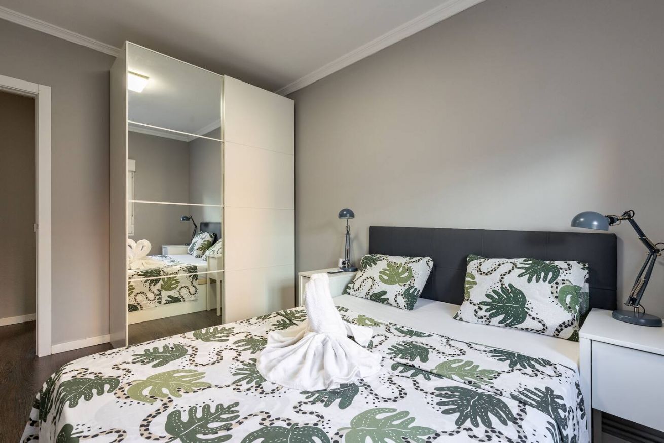 2 dormitorios, tabla de planchar con plancha, wifi y ropa de cama