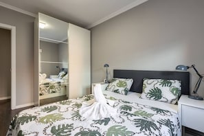2 bedrooms, iron/ironing board, WiFi, bed sheets