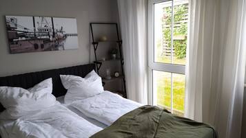 1 bedroom, in-room safe, WiFi, bed sheets