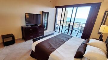 2 makuuhuonetta, tallelokero huoneessa, silitysrauta/-lauta