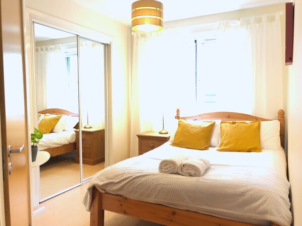 2 bedrooms, iron/ironing board, free WiFi, bed sheets