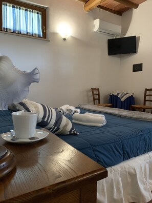 Caja de seguridad en la habitación y escritorio 