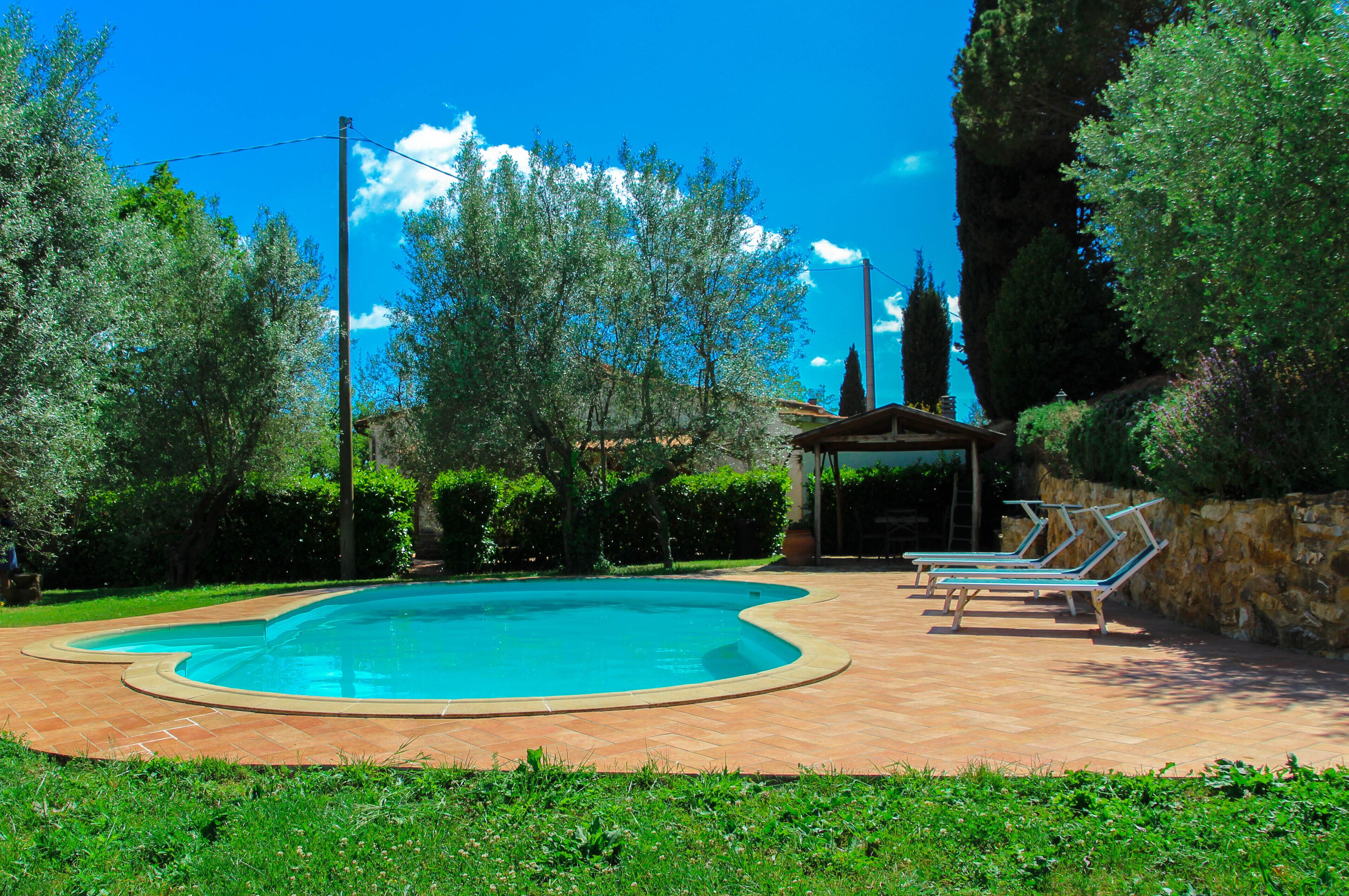 Piscine extérieure (ouverte en saison)