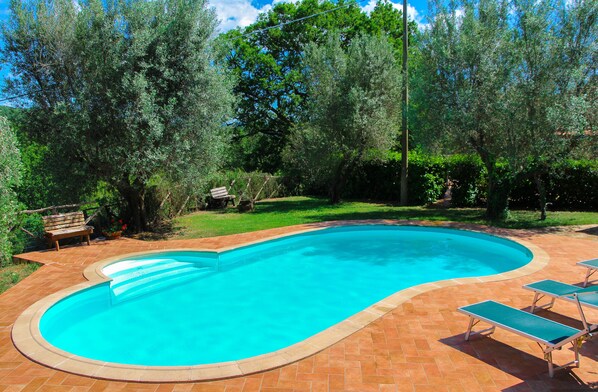 Piscina externa sazonal