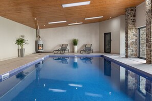 Innenpool, beheizter Pool