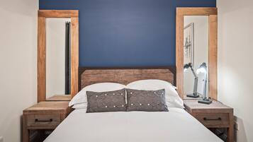 2 bedrooms, iron/ironing board, travel cot, free WiFi