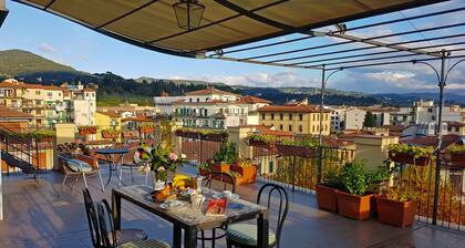 PENTHOUSE + 2 ROOFTOP TERRACES + VIEWS AT 360° + EXCELLENT REVIEWS + A/C, LIFT