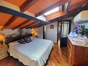 1 chambre, fer et planche à repasser, Wi-Fi gratuit, draps fournis