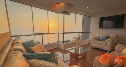 Exclusive oceanfront Penthouse in Miraflores with rooftop terrace