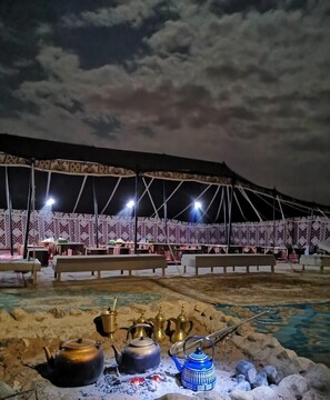 包含每日自助早餐