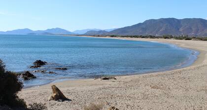 Villa Giada, 150 mt from the sea, terrace with lovely view, garden, barbecue