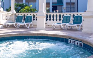 Beheizter Pool