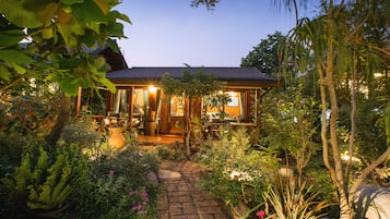 Cowboy Villa With Garden View | ์ ์ ์ ๋ง