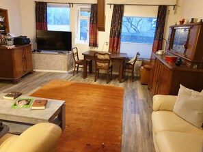 Living area - 97m² apartment in Schlitz with 2 bedrooms in the castle ring (Schlitz)