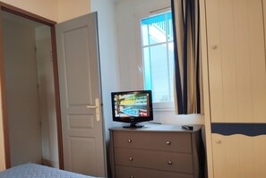 2 bedrooms, in-room safe, iron/ironing board, WiFi